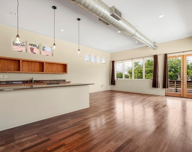 4015 Guadalupe St - Photo Thumbnail 1