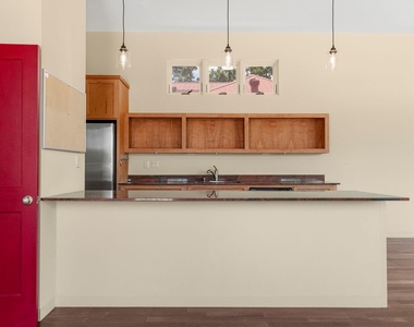 4015 Guadalupe St - Photo Thumbnail 9