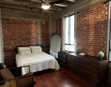 114 W Adams Street - Photo Thumbnail 5