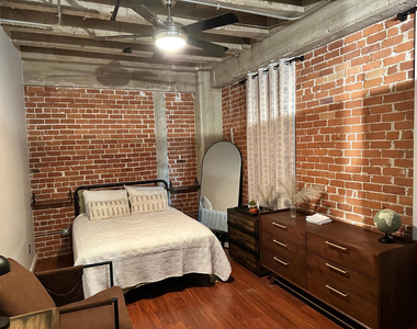 114 W Adams Street - Photo Thumbnail 6