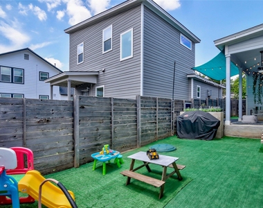 7607 Providence Ave - Photo Thumbnail 27