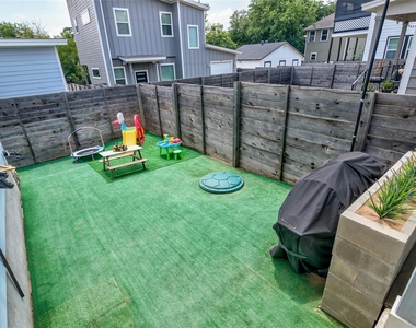 7607 Providence Ave - Photo Thumbnail 25