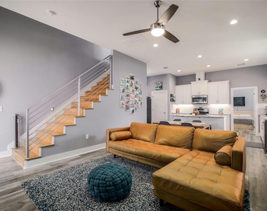 7607 Providence Ave - Photo Thumbnail 1