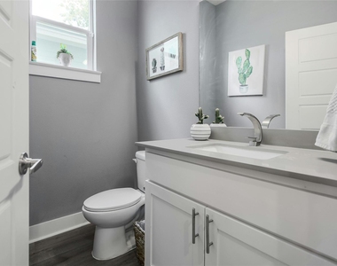 7607 Providence Ave - Photo Thumbnail 21
