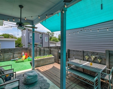 7607 Providence Ave - Photo Thumbnail 22