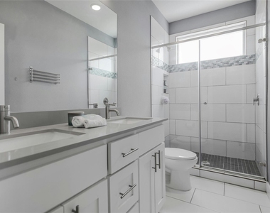 7607 Providence Ave - Photo Thumbnail 18
