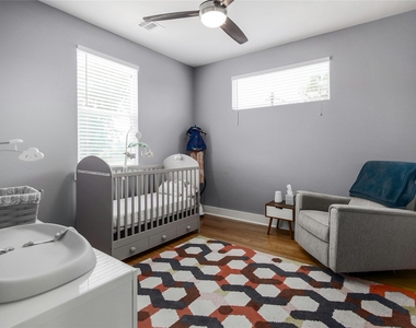7607 Providence Ave - Photo Thumbnail 17