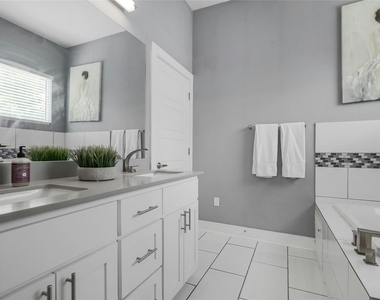 7607 Providence Ave - Photo Thumbnail 13