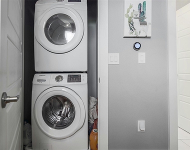 7607 Providence Ave - Photo Thumbnail 20