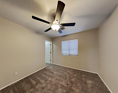 7218 S 37th Drive - Photo Thumbnail 7