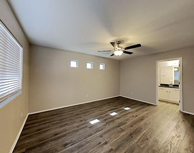 7218 S 37th Drive - Photo Thumbnail 6