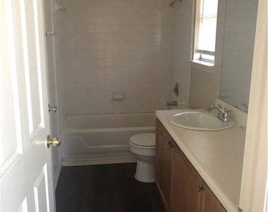 5805 Lark Creek Dr - Photo Thumbnail 3