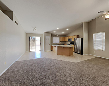 16206 N 137th Drive - Photo Thumbnail 4