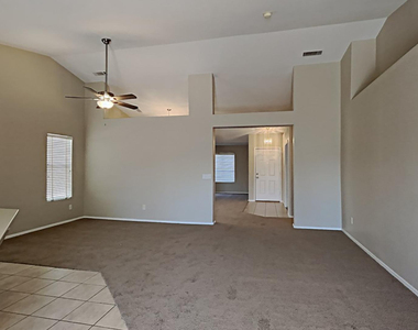 16206 N 137th Drive - Photo Thumbnail 5