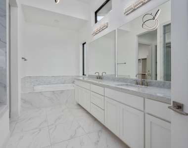 2502 Sunset Vista Cir - Photo Thumbnail 14