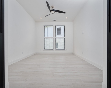 2502 Sunset Vista Cir - Photo Thumbnail 20