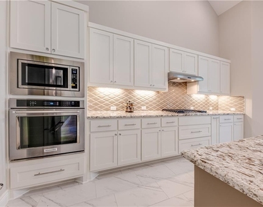 705 Campino Dr - Photo Thumbnail 8