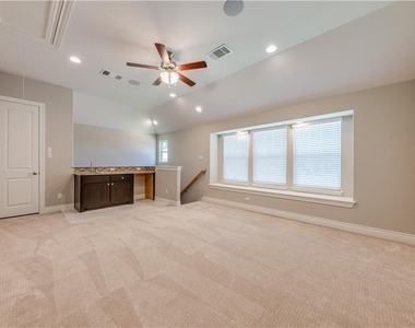 705 Campino Dr - Photo Thumbnail 7