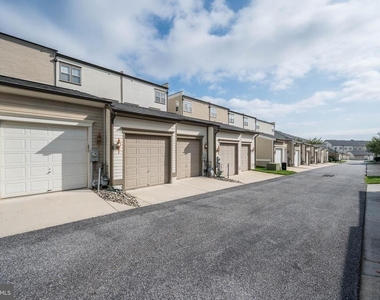 7822 Tilghman Street - Photo Thumbnail 22
