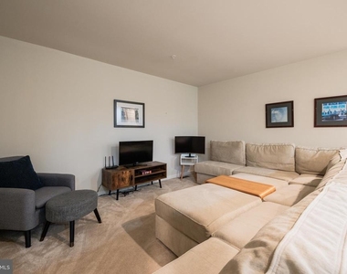 7822 Tilghman Street - Photo Thumbnail 18