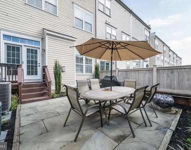 7822 Tilghman Street - Photo Thumbnail 21