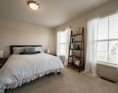 7822 Tilghman Street - Photo Thumbnail 16