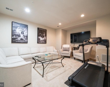 7822 Tilghman Street - Photo Thumbnail 4