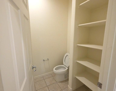 10826 W Polk Street - Photo Thumbnail 15