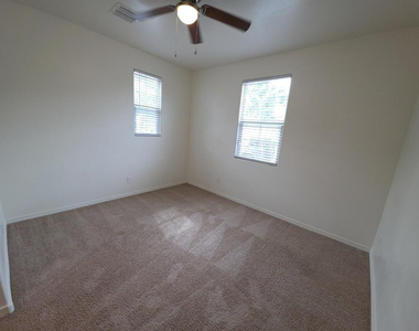 10826 W Polk Street - Photo Thumbnail 10