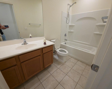 10826 W Polk Street - Photo Thumbnail 13