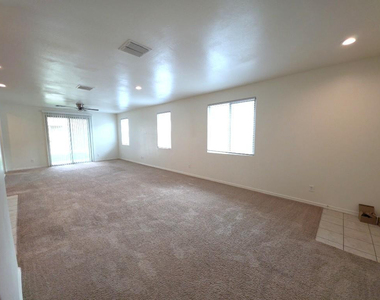 10826 W Polk Street - Photo Thumbnail 4
