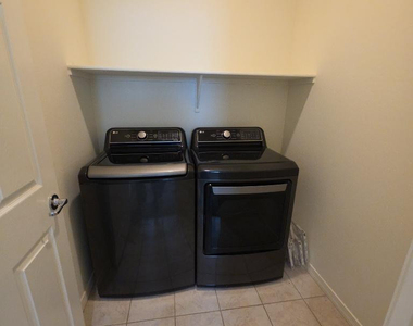 10826 W Polk Street - Photo Thumbnail 17