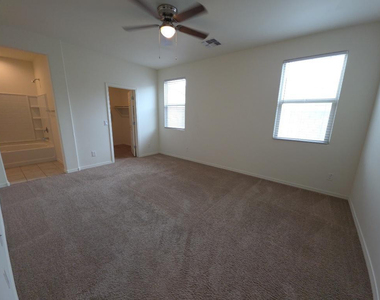 10826 W Polk Street - Photo Thumbnail 12