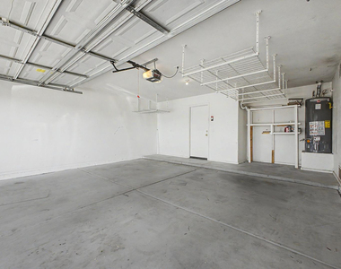 4649 E Augusta Avenue - Photo Thumbnail 38
