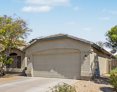 4649 E Augusta Avenue - Photo Thumbnail 3