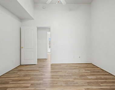 4649 E Augusta Avenue - Photo Thumbnail 19