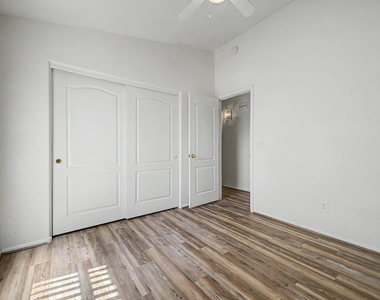 4649 E Augusta Avenue - Photo Thumbnail 30