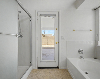 4649 E Augusta Avenue - Photo Thumbnail 26