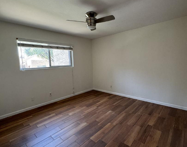 5525 E Thomas Road - Photo Thumbnail 10
