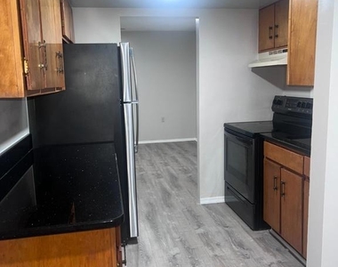 217 Haverhill Road - Photo Thumbnail 5