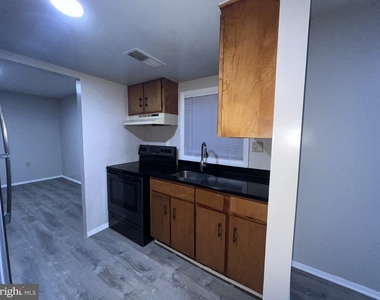 217 Haverhill Road - Photo Thumbnail 7
