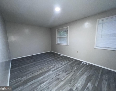217 Haverhill Road - Photo Thumbnail 20
