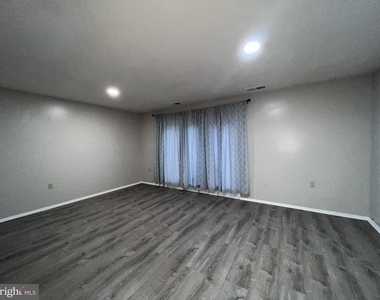 217 Haverhill Road - Photo Thumbnail 9