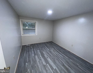 217 Haverhill Road - Photo Thumbnail 15