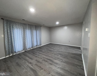 217 Haverhill Road - Photo Thumbnail 10