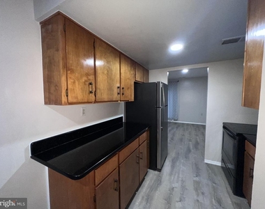 217 Haverhill Road - Photo Thumbnail 6
