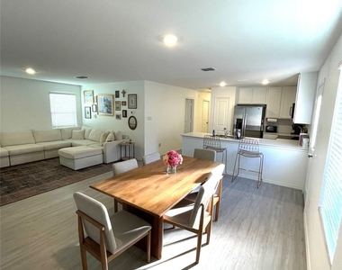 212 Marty Allen Loop - Photo Thumbnail 3