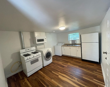 6404 Ponca St - Photo Thumbnail 1