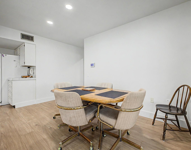 13222 W Kodiak Drive - Photo Thumbnail 14