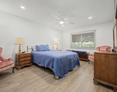 13222 W Kodiak Drive - Photo Thumbnail 25